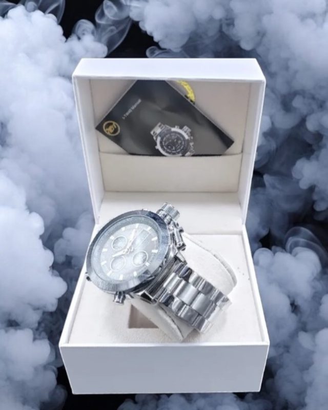 Your watch speak louder than you think. 

Check this out; Time Master I-TW40C Chronograph Watch: Illuminated Face, Tachymeter Measurement, and Oyster Chain Band | I-Tem Innovation by Temi

#item #innovationbytemi